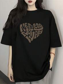 Camiseta negra informal de manga corta con cuello redondo para hombre,Camisetas Para Mujer Cómpralo ahora: T-shirt unisex con mensaje "Need Love Not War" en corazón moderno, estilo urbano, para amantes de la moda, ideal para actividades casuales, color negro, tallas disponibles S a XL,  2023, prendas de vestir esenciales. - Negro - Ver 6