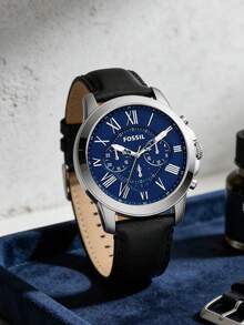 Relógio Cronógrafo Masculino Fossil Grant - Com um luxuoso mostrador azul e marcadores de horas em algarismos romanos, este relógio de alta qualidade é perfeito para ocasiões formais, casuais e de negócios. É um presente ideal para homens, pais, namorados, aniversários e casamentos, além de ser um acessório elegante para o escritório e eventos noturnos. - Azul marinho - Ver 1
