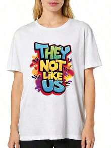 1 Piece Of Women's Lightweight T-Shirt With "They Not Like Us" Print, Round Neck, Short Sleeve, Ideal For Summer, Summer Vacation Clothes, Suitable For Festivals And Daily Wear, 180g 100% Cotton. - 白色的 - 查看 2