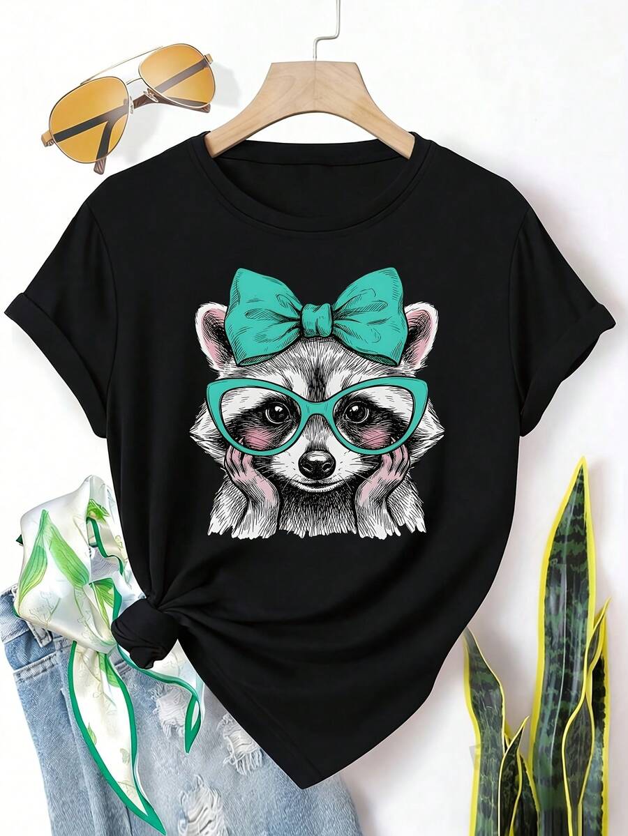 Una camiseta de mujer de manga corta, holgada, moderna, a la moda, retro y elegante, adecuada para actividades al aire libre en primavera y verano.Camiseta casual de mujer con estampado de mapache con gafas y corbata de lazo, cuello redondo, lavable a máquina, ideal para primavera/verano, cómoda para uso diario, corte holgado, tela elástica y opaca.blusas para mujer,blusas casuales para dama,tops,, mujer premium,y2k,playeras de mujer curvy,ofertas y liquidaciones ropa mujer,playeras deportivas para mujer,,playeras de hombre, mujer,blusas>elegante GBIJ - Negro - Ver 1