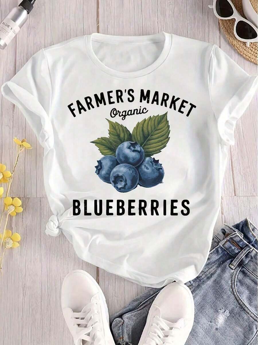 Camisa casual de manga corta para mujer con cuello redondo adornado con un patrón de fruta de arándano y hoja verde. Diseñada para la comodidad y el estilo clásico, perfecta para ocasiones como la Pascua y Halloween, adecuada para la primavera. Camiseta de manga corta para mujer: corte holgado, estilizante y versátil, ideal para ocasiones casuales y deportivas. Adecuada como regalo. playera de mujer. blusas>elegantes. boho chic,Top de mujer suave, transpirable y cómodo, ideal para primavera, verano y otoño, perfecto para vacaciones, viajes y uso diario. - Blanco - Ver 1