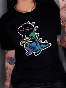Dinosaurio colorido con bebida que representa energía diversión y juventud con trazos vivos y espíritu moderno camiseta de mujer casual cómoda para uso diario - Negro - Ver 1