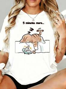 1 Piece Of Women's Short-Sleeved T-Shirt, Black And White, For Casual Wear At Home And Outdoors, 220g, With A Cute Cartoon Print Of A Sleeping Cat. Loose-Fitting Casual T-Shirt For Women, White, With An Alarm Clock Design And The Phrase "Five More Minutes To Say". Fashionable T-Shirt, Perfect As A Gift For Parties And Holidays, Soft. - 白色 - 查看 2