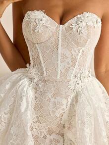 Vestido elegante, noble y de estilo palaciego de encaje blanco sin tirantes, con ballenas, cintura marcada y silueta evasé, adecuado para despedida de soltera, boda, graduación, vacaciones, fiesta de novia y Día de San Valentín - Blanco - Ver 3