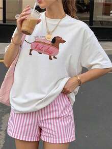 Brown Dachshund With Heart-Shaped Glasses And Fun Pink Text That Evokes Tenderness And Joy, Ideal For Animal Lovers. Comfortable Casual Women's T-Shirt For Everyday Wear. - 白色 - 查看 10