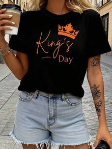 Soft, Breathable, And Lightweight For All-Day Comfort. Women's King's Day Crown Print T-Shirt: A Festive And Vibrant Short-Sleeve Tee, Perfect For Everyday Outings. Classic Crew Neck With A Relaxed Fit That Flatters All Body Types And Is Easy To Pair With Jeans, Shorts, And Leggings. - 黑色 - 查看 1