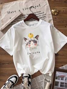 T-Shirt With Cat, Handkerchief, And Fruit, "So Cute" Text, Fashionable Short-Sleeved T-Shirt For Spring And Summer 2026, Made In Mexico, 180 Grams. Cartoon Print, Couple Design, Suitable For Indoor Or Outdoor Wear. Crew Neck, Unisex, Ideal For Office And Leisure. One-Pack. - WH-P631577SLNDXZGY599 - 查看 4