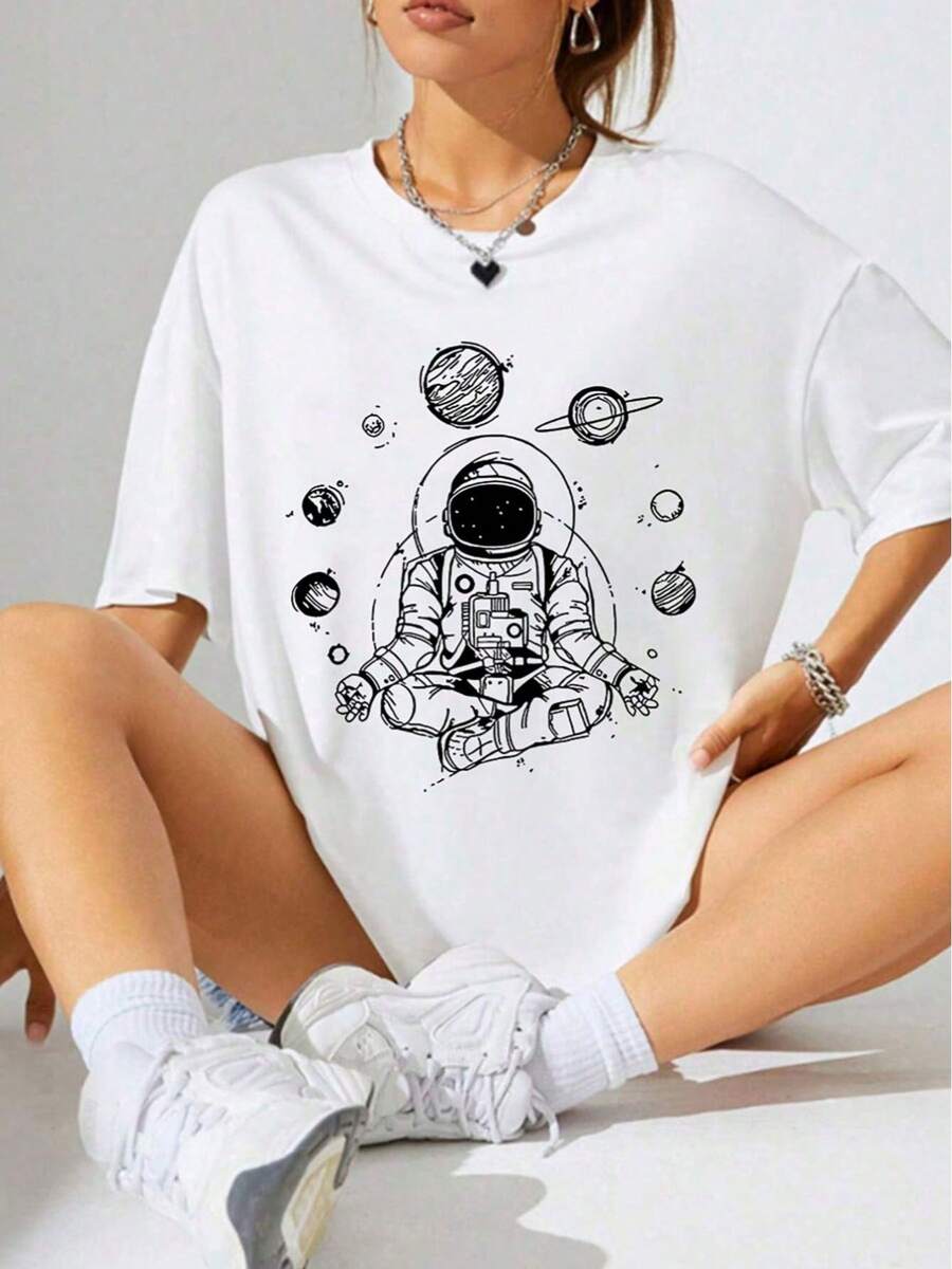 Plus Size Women's T-Shirt With A Printed Design Of An Astronaut Meditating, In A Casual Style And Loose Fit. - Putih - View 1