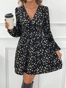 Vestido corto casual sencillo con cuello en V, manga larga, plisado y estampado de todo sobre - Negro 2 - Ver 7