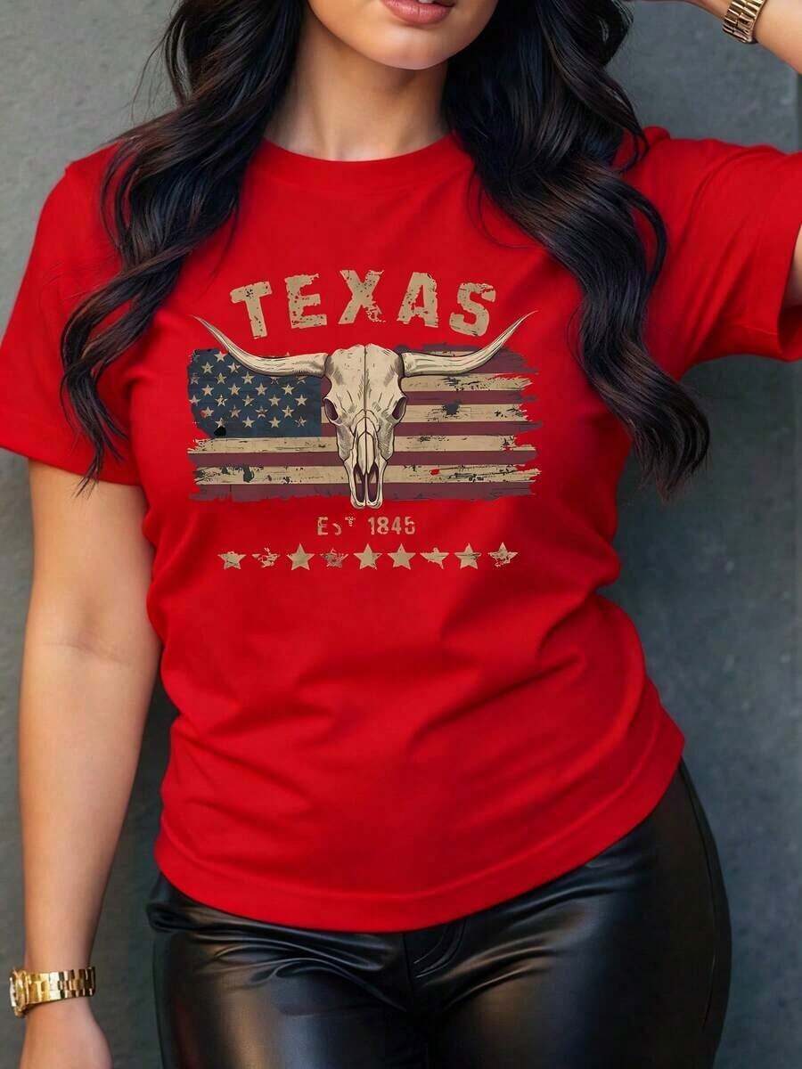 FashionNEW Women's T-Shirt With A Bull Skull And Flag Print In A Vintage Style. This Original And Modern Design Is Perfect For A Casual And Comfortable Look, Ideal For Pairing With Your Favorite Jeans. This Unisex Cotton T-Shirt Features A Loose Fit, Short Sleeves, And A Crew Neck In An Urban Vintage Style. - 紅色 - 查看 1