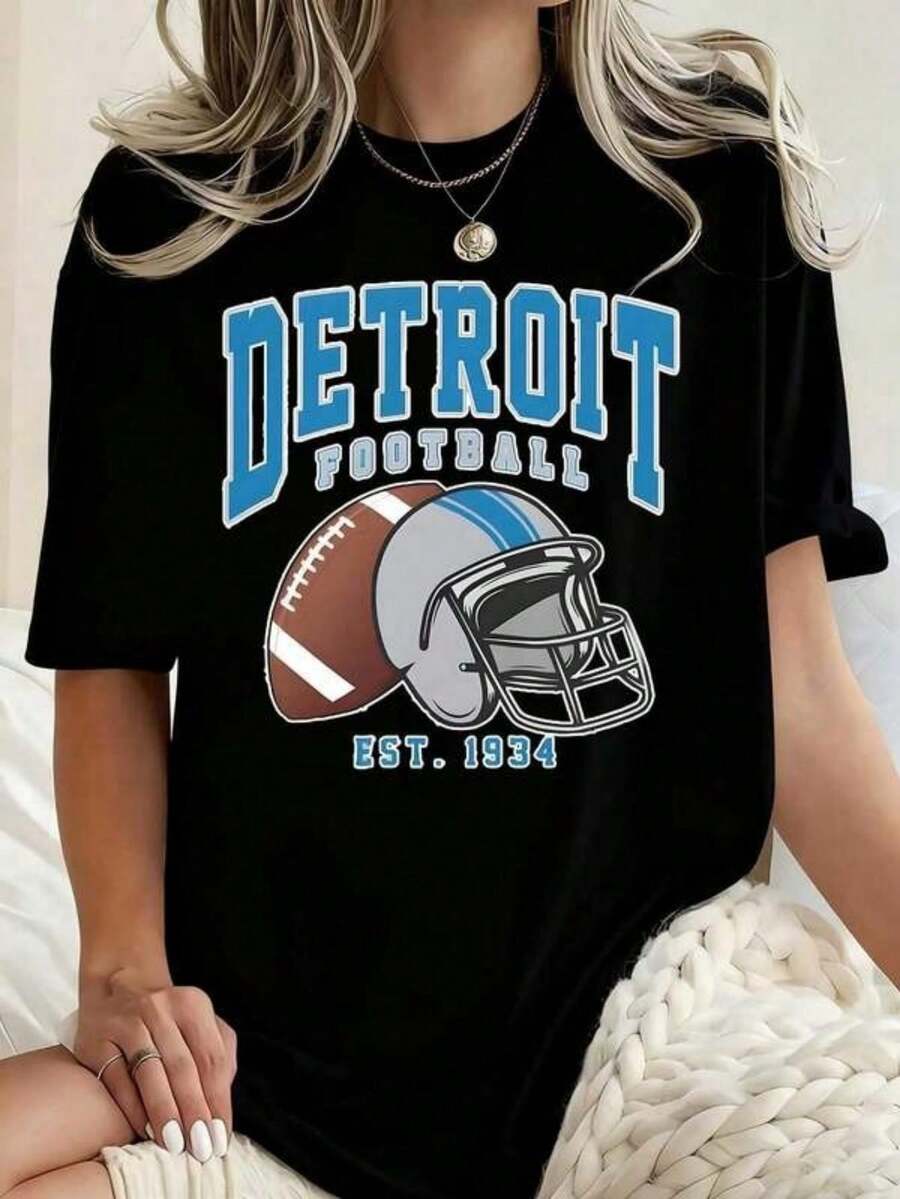 Plus Size Women's Fashion T-Shirt, Casual Printed T-Shirt With "Detroit Football With Helmet And Ball" Design, Suitable For All Seasons, Casual Wear T-Shirt, Comfortable Material, Perfect Gift, Fashionable Choice. - 黑色 - 查看 1
