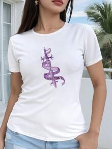 Women's T-Shirt, Regular Fit Short Sleeve - 2D Geometric Design Featuring A Purple Sword And Ribbon Intertwined With The Phrase "VIOLENT LITTLE THING" Printed On It, Casual Short Sleeve Round Neck Top Suitable For All Seasons, Available In Various Colors And Sizes, Holiday Fashion, Retro Aesthetic, Breathable Material, Fun Print. - 白色 - 查看 1