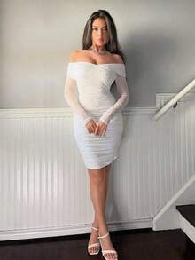de mujer blanco con hombros descubiertos y perlas falsas, elegante vestido de mujer con contraste de malla, fruncido, cremallera, manga larga descubierta del hombro, ajuste ceñido, manga recta corta blanca, vestidos cortos sencillos de muj - Blanco - Ver 5