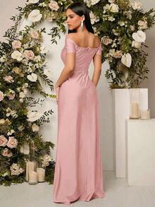 Vestido de dama de honor con hombros descubiertos, drapeado y abertura en el muslo en color rojo borgoña - Rosa Pálido - Ver 2