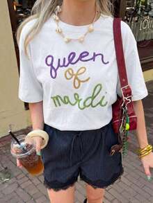 Camiseta de manga corta de gran tamaño para mujer, con estampado gráfico de letras cursivas con brillo, cuello redondo, estilo Y2K, estética linda, corte holgado, top casual, ropa urbana transpirable y ligera para uso diario, festivales de música, vacaciones, escapadas de fin de semana, perfecta para estilo urbano, salidas casuales, campus universitario y conjuntos casuales de verano. - Blanco - Ver 1