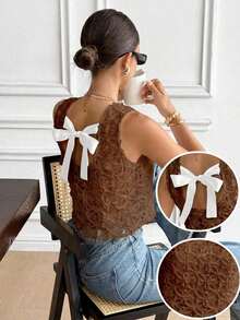 Blusa sin mangas casual y versátil con cuello redondo, decoración de moño y jacquard - Marrón - Ver 1