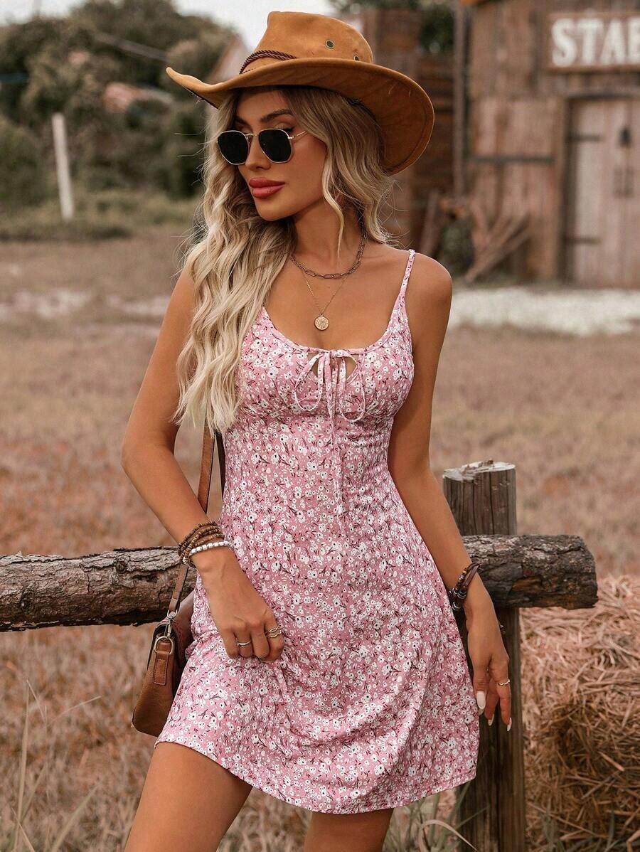 Vestido corto casual sin mangas con estampado floral pequeño para vacaciones y playa - Rosa - Ver 1