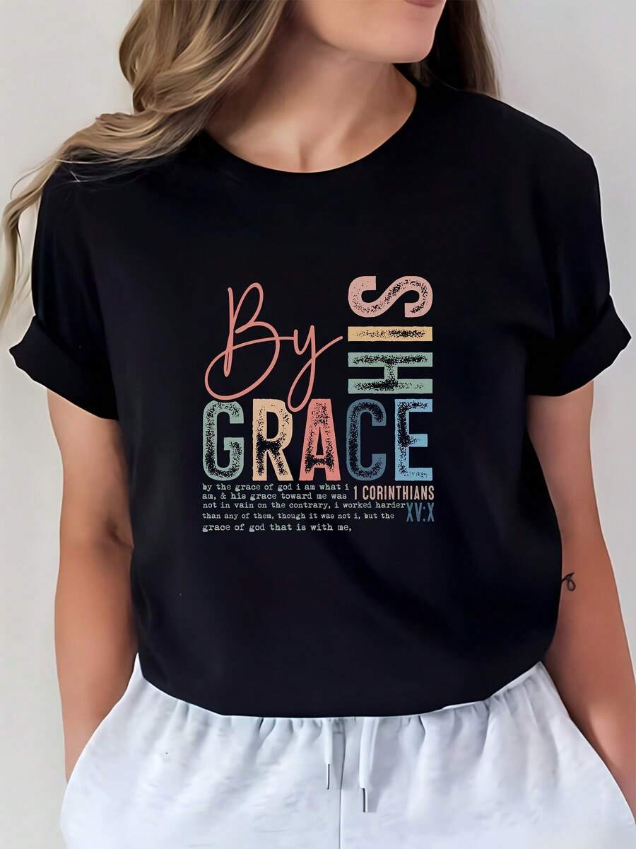 Camiseta Estampada para Mujer - Camiseta Casual de Manga Corta y Cuello Redondo en Negro con Colorido Diseño de Texto By Grace. Con un Corte Relajado para Todas las Estaciones, Perfecta para el Uso Diario y Atuendos de Vacaciones, Lavable aáquina. - Negro - Ver 1