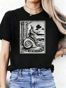 100% Cotton. One Piece Of  Women's Casual T-Shirt, Retro Medieval Style With Snail Print, Vintage 90s Renaissance And Fantasy Themed T-Shirt, Mythical Creature T-Shirt, Funny Medieval Art T-Shirt, Y2K Grunge Gift. 100% Cotton. Women's Simple Solid Color T-Shirt, Loose Fit, Short Sleeve Casual - 黑色 - 查看 1