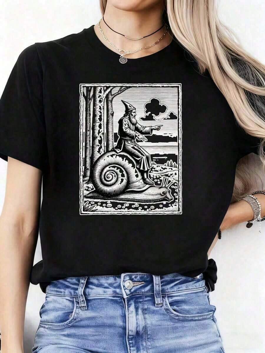 100% Cotton. One Piece Of Women's Casual T-Shirt, Retro Medieval Style With Snail Print, Vintage 90s Renaissance And Fantasy Themed T-Shirt, Mythical Creature T-Shirt, Funny Medieval Art T-Shirt, Y2K Grunge Gift. 100% Cotton. Women's Simple Solid Color T-Shirt, Loose Fit, Short Sleeve Casual - 黑色 - 查看 1