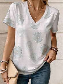Camiseta de manga corta con cuello en V con estampado de rayas y fresas, adecuada para uso casual diario, tallas grandes para mujer - Gris - Ver 3