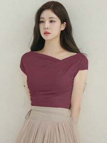 Camiseta de manga corta ajustada con cuello asimétrico y fruncido, de unicolor, para salir, para mujer de verano - Burdeos - Ver 3