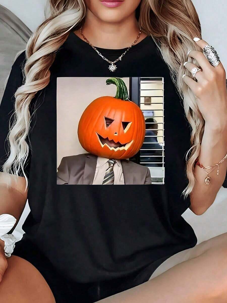 100% Cotton. Carved Pumpkin Figure With A Sinister Smile On A Body In A Formal Suit, Evoking Humor And Mystery. Women's T-Shirt, 100% Cotton, 220g. Women's Simple Solid Color T-Shirt, Loose And Slim Fit Casual Short Sleeve - 黑色 - 查看 1