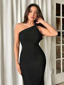 Vestido ajustado de un hombro con diseño texturizado - Negro - Ver 1
