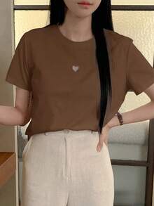 Camiseta casual de manga corta con cuello redondo, corazón hueco y unicolor para mujer - Café integral - Ver 5