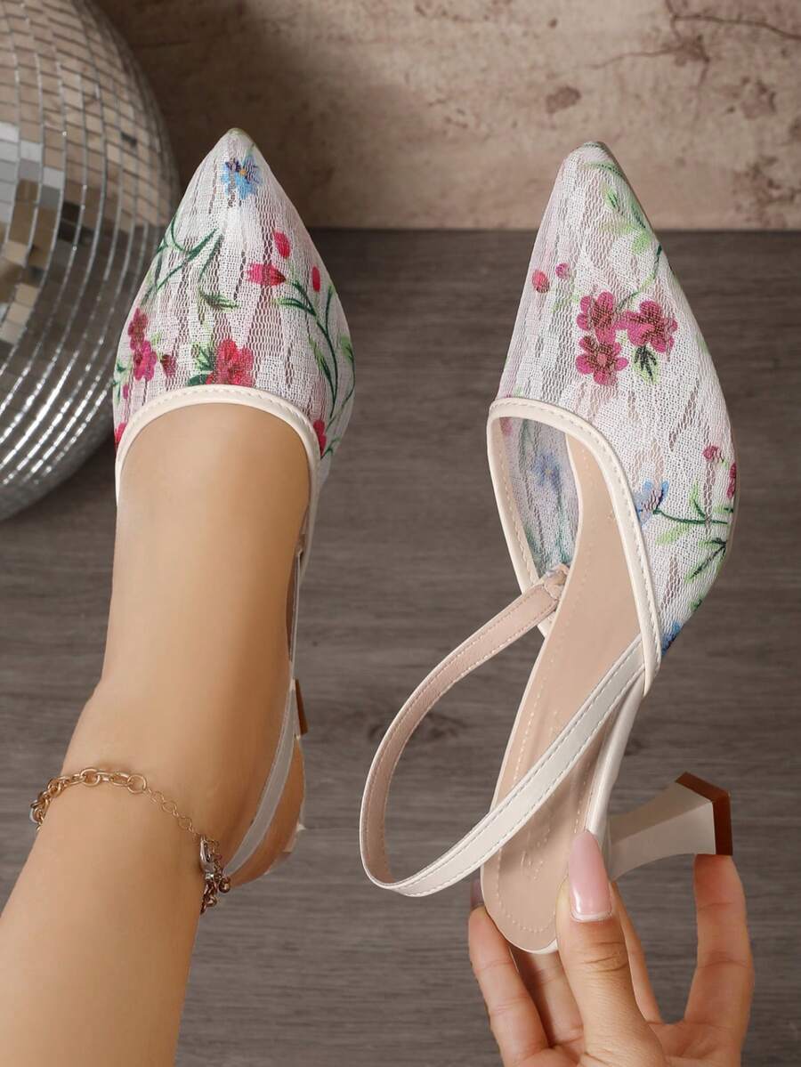 Giày sandal nữ bít mũi khoét rỗng, quai cài nơ, gót chunky, kiểu dáng thanh lịch, thích hợp cho mùa hè. - Màu be - Xem 1