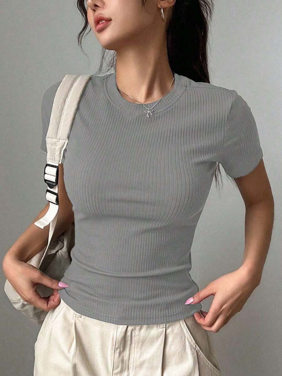 Camiseta de manga corta de unicolor y ajuste delgado para mujer, ideal para el verano - Gris - Ver 1