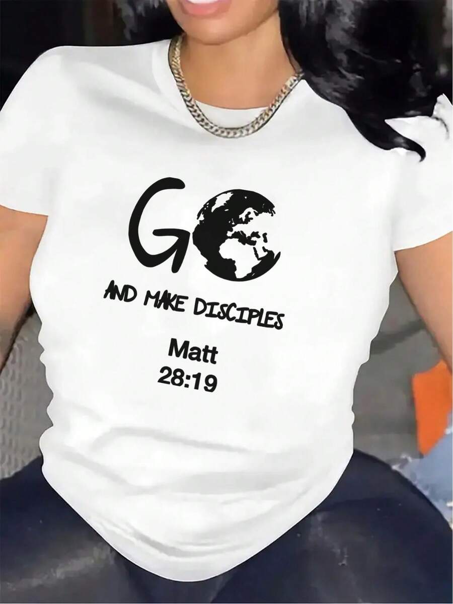The FashionNEW Women's Short-Sleeved T-Shirt Is Made From A Lightweight And Durable Fabric And Features A Quote From The Gospel Of Matthew, Chapter 28, Verse 19, With The Theme Of "Being A Disciple." Perfect For Church, Home, Or Casual Outings, It Offers A Comfortable Fit And Is Suitable For Everyday Wear. This Unisex Cotton T-Shirt Features A Loose Fit, Short Sleeves, And A Crew Neck In An Urban Vintage Style. - 白色 - 查看 1