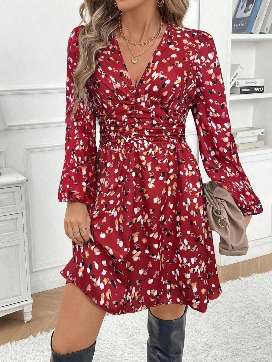 Vestido corto casual sencillo con cuello en V, manga larga, plisado y estampado de todo sobre - Rojo - Ver 1