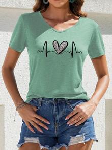 Camiseta de mujer de manga corta con cuello en V con estampado de corazón y leopardo - verde menta - Ver 3