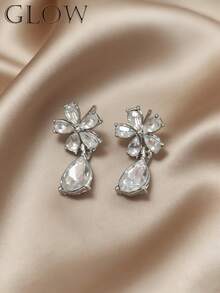 1 Pair French Retro Luxury Delicate Flower Rhinestone Stud Earrings, Suitable For Teenage Girls Daily And Festival Wear - Flowers - View 5