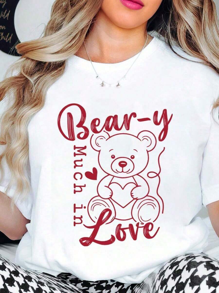 Plus Size T-Shirt With A Teddy Bear And Heart Print For Valentine's Day And Romantic Occasions, Urban Vintage Style, Unisex, Cotton, Short Sleeve, Round Neck, Blouses For Women. Casual Blouses For Ladies. Care Bear Print. Printed T-Shirt. Care Bear Print. - 白色 - 查看 1