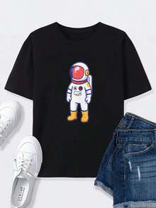Premium Fashion T-Shirt With Cartoon White Astronaut Print (Red Helmet, White And Blue Spacesuit, Orange And Yellow Boots, Badge On Back) - Casual Crew Neck T-Shirt, Perfect For Summer, A Must-Have For Space Enthusiasts. Size S In White Is The Preferred Choice For Everyday Wear. New Women's Summer T-Shirt, Casual And Comfortable With A Crew Neck. Great Gift Idea. - 黑色 - 查看 7