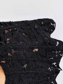 Corset ajustado de dos capas con diseño vanguardista y sexy, propio de vacaciones, para jóvenes de estilo europeo y americano, en color caqui con bordado calado - Negro - Ver 6