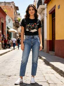 Limited Time Offer, Limited Quantities, Flash ! Women's Casual Shirts, Women's Polyester T-Shirts, Elegant Shirts. Women's Summer T-Shirt: Regular Fit, Crew Neck, With Book, Cat, And Floral Prints. - 黑色 - 查看 1