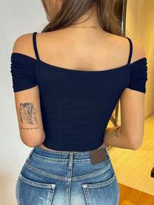 Camiseta ajustada de mujer con hombros abiertos y fruncidos de unicolor elegante, top de verano para salir - Azul marino - Ver 5