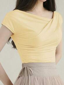 Camiseta de manga corta ajustada con cuello asimétrico y fruncido, de unicolor, para salir, para mujer de verano - Amarillo - Ver 1