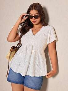 CosyJoli Camiseta de mujer de talla grande con cuello en V, parche de encaje y textura a rayas en forma de A - Beis - Ver 3