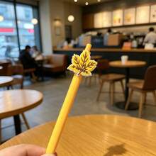 1支秋季楓葉造型圓珠筆 森系少女風按壓筆 學生手帳專用 0.5mm黑色快乾筆 開學季必備文具 軟橡膠楓葉裝飾可伸縮筆 高顏值卡通凝膠筆 書寫順滑不滲墨 日常使用手帳筆 - A - 查看 10