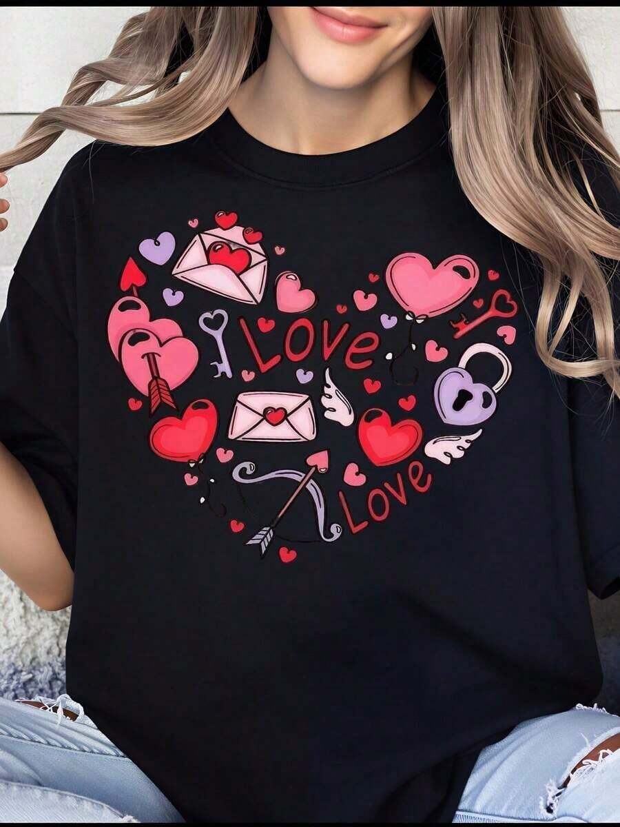 Women's Heart Design T-Shirt For Valentine's Day, Romantic And Cute T-Shirt For Women, Valentine's Day Gift With Heart Print, Envelopes And Keys. - 黑色 - 查看 1