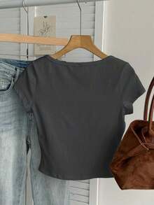 Camiseta ajustada de mujer con cuello de pico, manga raglán y patrón minimalista, 95% algodón, color caqui - Gris Oscuro - Ver 2