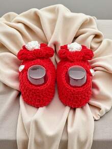 1 Pair Handmade Daisy Flower Infant Booties, Crochet Knitted Shoes, Newborn Infant Footwear - Red - View 7