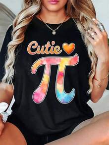 Camiseta Cozy Comfy Lounge para Mujer, Diseñada para el Día del π y Maestras de Matemáticas - Divertido diseño con el símbolo π y el número π, combinado con un corazón y letras griegas - Camiseta holgada de manga corta, ideal para entusiastas de las matemáticas, maestras y celebraciones del Día del π - Ropa casual cómoda para todas las estaciones - Patrones geométricos brillantes y coloridas letras π - Lavable a máquina, corte holgado, esencial para primavera y verano. Ropa Suave y Relajada para el Hogar. - Negro - Ver 1