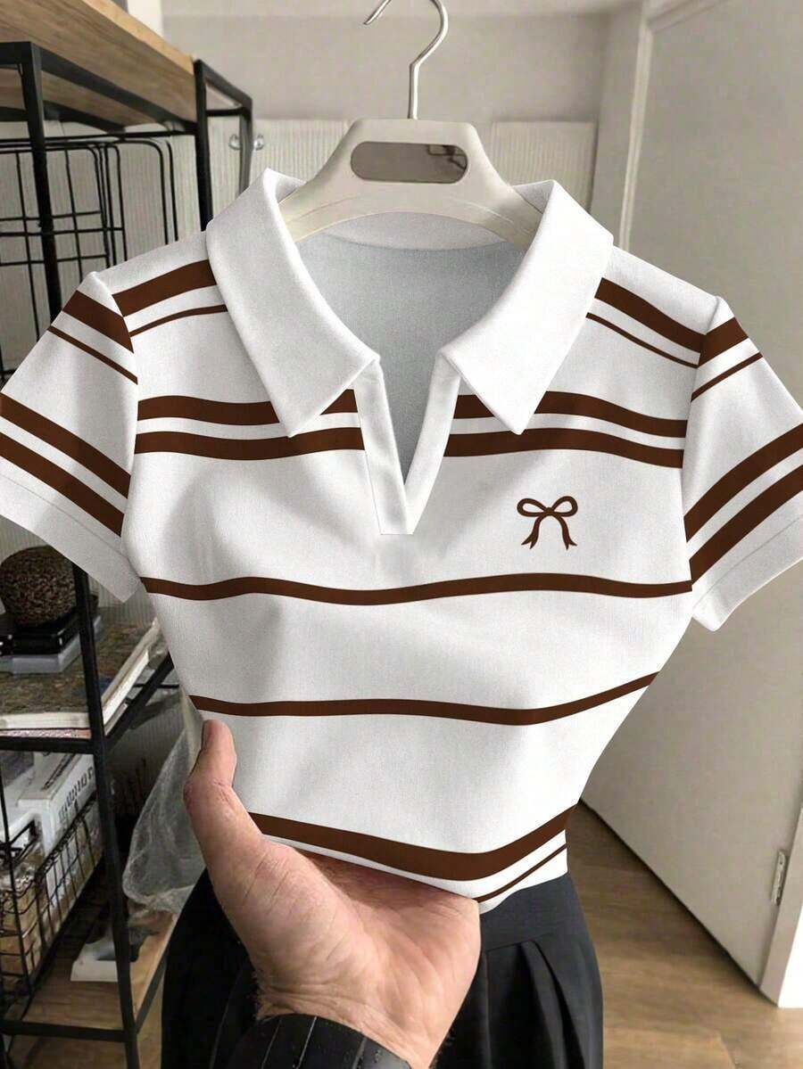 Polo corto de mujer con estampado a rayas ecuestre, cuello a contraste - Multicolor 7 - Ver 1