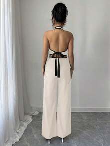 Set de 2 piezas para mujer: Top halter de cuello con recorte de contraste y espalda descubierta, y pantalones con bolsillo - Albaricoque - Ver 2
