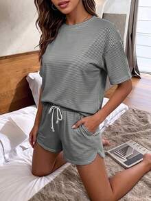 Conjunto de 2 piezas de camiseta de manga corta con cuello redondo de punto a rayas y pantalones cortos con cordón, versátil para múltiples ocasiones, negro, verano y todas las estaciones - Negro - Ver 1